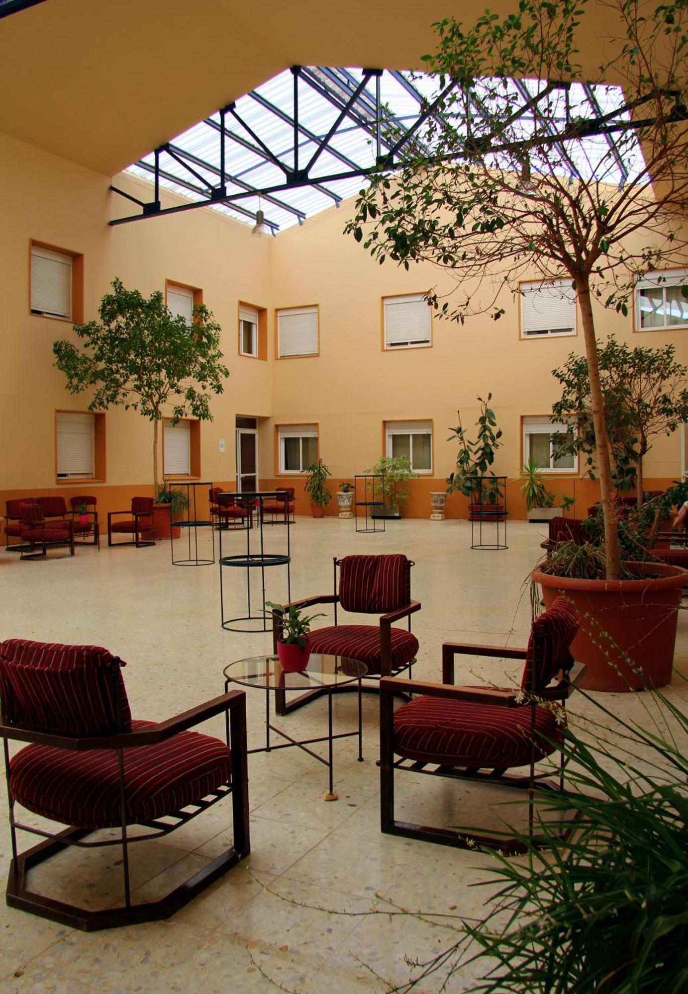 Ahc Hoteles Caces Exterior foto